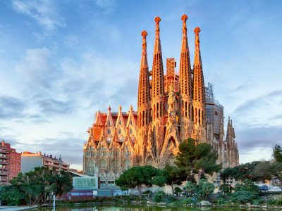 spanish-studies-abroad-barcelona-sagrada-familia